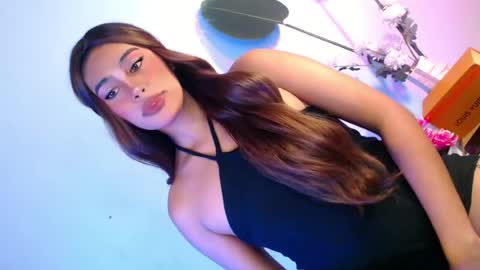 Snapshot of cherry_temptation28 chatting on July 24, 2:09 am marshmallow online show from July 24, 2:09 am