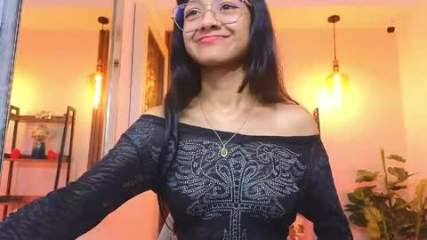 Snapshot of cherry_vixen_ chatting on April 18, 7:07 pm Sery online show from April 18, 7:07 pm