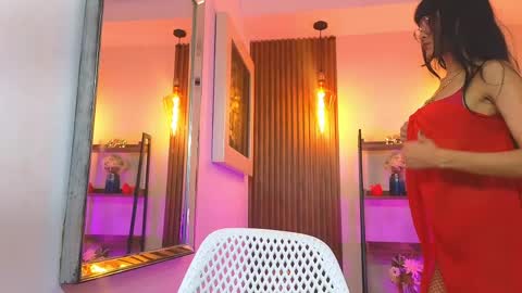 Snapshot of cherry_vixen_ chatting on April 23, 6:43 pm Sery online show from April 23, 6:43 pm