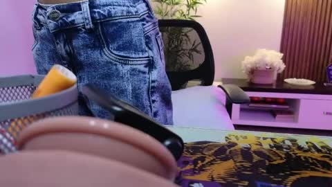 Snapshot of cherry_vixen_ chatting on May 2, 6:35 pm Sery online show from May 2, 6:35 pm