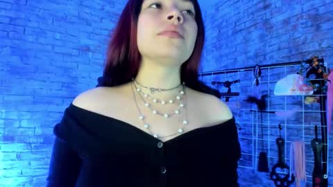     online show from October 17, 11:35 am