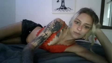 cherryblushxo online show from April 28, 11:21 pm