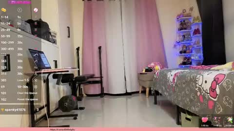 Snapshot of cherrycreme chatting on June 6, 2:16 am Cherry online show from June 6, 2:16 am