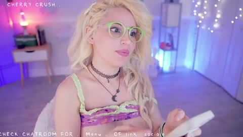 Snapshot of cherrycrush chatting on April 20, 5:16 pm Cherry Crush online show from April 20, 5:16 pm