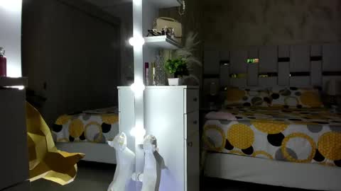 Independent Cherry fox online show from September 14, 12:21 am