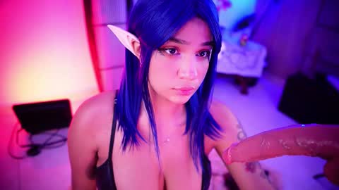 Snapshot of cherrygh_ chatting on December 18, 4:07 am Cherry online show from December 18, 4:07 am