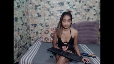 Snapshot of cherryindian694u chatting on May 8, 5:35 am leah is the name online show from May 8, 5:35 am