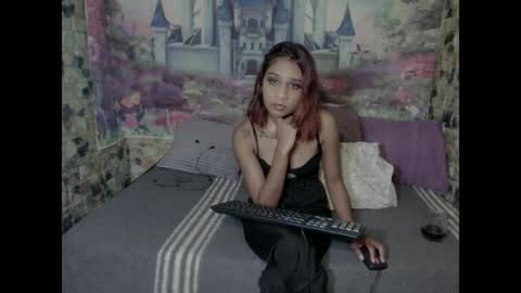 Snapshot of cherryindian694u chatting on June 27, 11:48 am leah is the name online show from June 27, 11:48 am