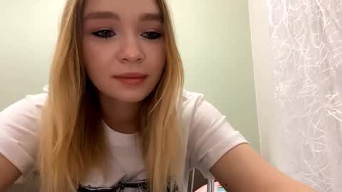 Lei online show from December 23, 1:58 am