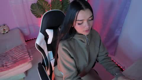 Mely online show from November 12, 1:22 pm