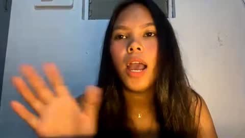 Snapshot of cherrynovax chatting on May 29, 2:42 am Bella online show from May 29, 2:42 am