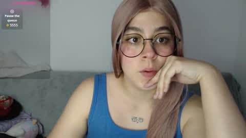 cherrypeach_ online show from October 7, 4:04 pm