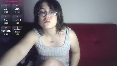 cherrypeach_ online show from October 13, 6:46 am