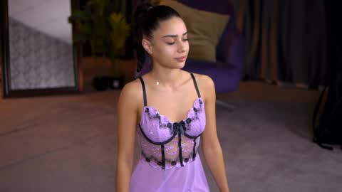 Snapshot of cherryselena chatting on February 6, 7:51 pm Selena online show from February 6, 7:51 pm