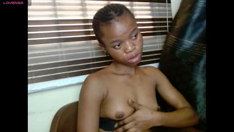 Snapshot of cherryxpussy chatting on February 9, 8:22 am cherryxpussy online show from February 9, 8:22 am