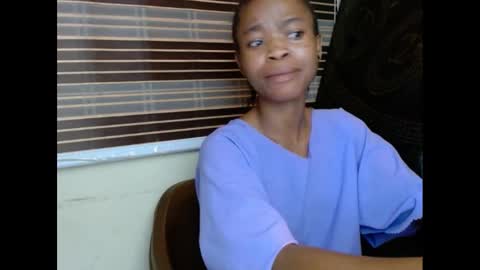 Snapshot of cherryxpussy chatting on February 10, 6:09 am cherryxpussy online show from February 10, 6:09 am