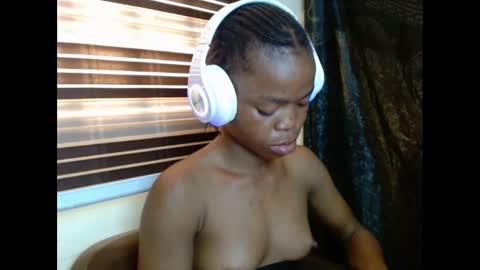 Snapshot of cherryxpussy chatting on February 10, 2:16 pm cherryxpussy online show from February 10, 2:16 pm