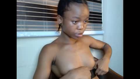 Snapshot of cherryxpussy chatting on February 13, 5:54 pm cherryxpussy online show from February 13, 5:54 pm