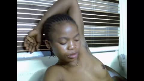 Snapshot of cherryxpussy chatting on March 6, 10:41 am cherryxpussy online show from March 6, 10:41 am