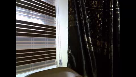 Snapshot of cherryxpussy chatting on March 11, 10:51 am cherryxpussy online show from March 11, 10:51 am