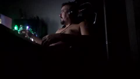 Snapshot of chezy84 chatting on August 2, 9:52 am Chezy84 online show from August 2, 9:52 am