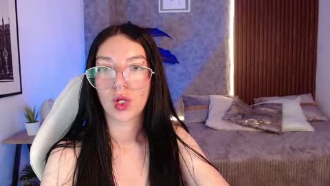 Snapshot of chiaraa_fiore chatting on March 11, 1:05 am Chiara online show from March 11, 1:05 am