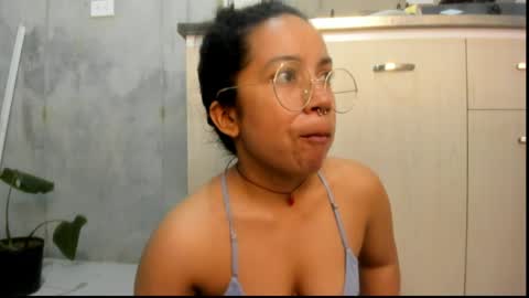 Snapshot of chiarafustox chatting on May 4, 9:38 am Chiara fustox online show from May 4, 9:38 am