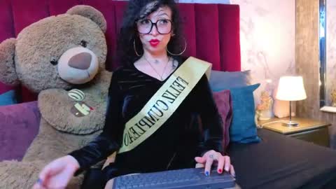Snapshot of chiarajjones chatting on June 4, 1:06 pm CHIARA online show from June 4, 1:06 pm