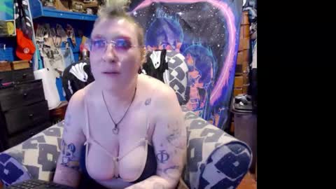 CurvySiren online show from December 16, 4:06 am