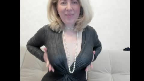 Snapshot of chicafortuna chatting on May 18, 3:02 am NBFG online show from May 18, 3:02 am