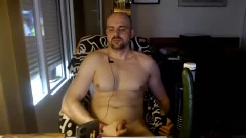 Snapshot of chicocam1983 chatting on June 20, 4:32 pm chicocam1983 online show from June 20, 4:32 pm