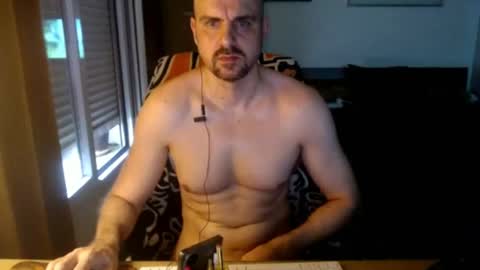 Snapshot of chicocam1983 chatting on June 27, 4:01 pm chicocam1983 online show from June 27, 4:01 pm