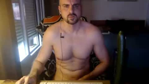 Snapshot of chicocam1983 chatting on July 18, 3:38 pm chicocam1983 online show from July 18, 3:38 pm