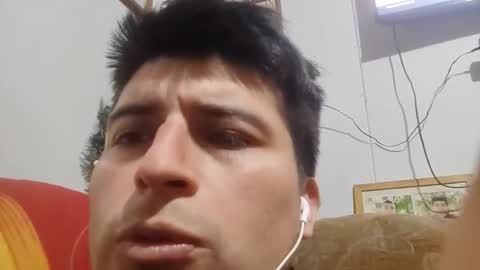 Snapshot of chilehot28 chatting on December 15, 1:10 am chilehot28 online show from December 15, 1:10 am