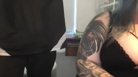 Snapshot of chill_curvessins chatting on March 29, 7:19 am Chill CurvySins online show from March 29, 7:19 am