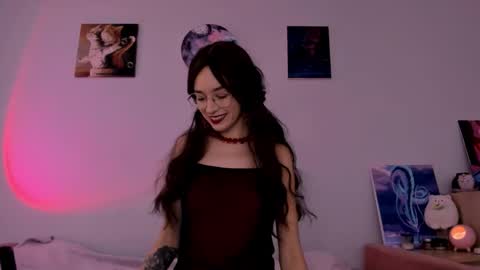 Vivian online show from October 25, 5:40 pm