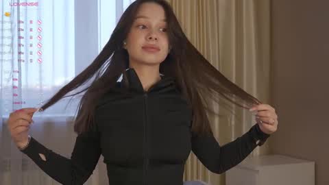 Nicole online show from December 16, 5:56 am