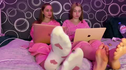 Snapshot of chillgoddess chatting on December 6, 7:01 pm Goddess Vika - owner of all ur money online show from December 6, 7:01 pm