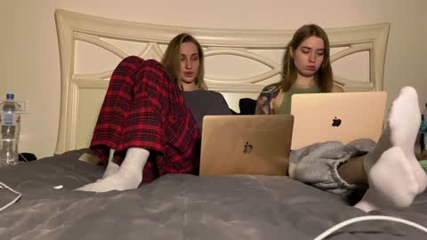 Snapshot of chillgoddess chatting on December 30, 3:35 pm Goddess Vika - owner of all ur money online show from December 30, 3:35 pm