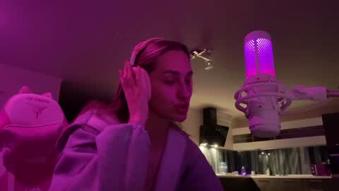 Snapshot of chillgoddess chatting on January 13, 8:37 pm Goddess Vika - owner of all ur money online show from January 13, 8:37 pm