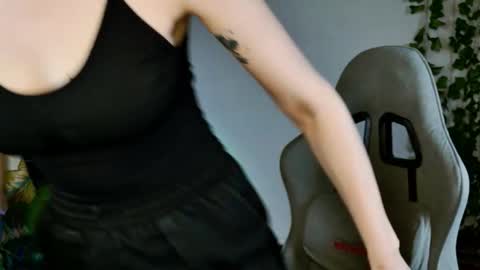 Bella online show from February 24, 9:07 am