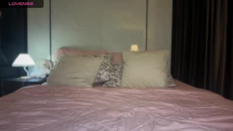 Snapshot of chillstella chatting on May 13, 8:16 pm Call me Stelz online show from May 13, 8:16 pm