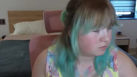 Snapshot of chimberwol chatting on March 17, 7:01 am Chim-Chim online show from March 17, 7:01 am