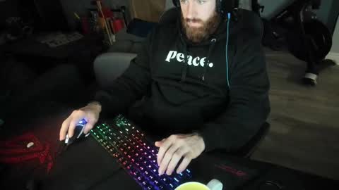 Snapshot of chimp233 chatting on November 8, 2:23 am chimp233 online show from November 8, 2:23 am