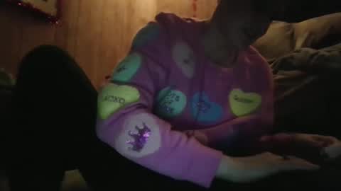 Snapshot of chinacove chatting on February 15, 10:36 am ChinaCove online show from February 15, 10:36 am