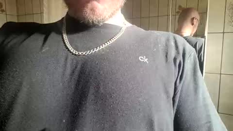 Snapshot of chipa69 chatting on November 5, 9:31 am chipa69 online show from November 5, 9:31 am