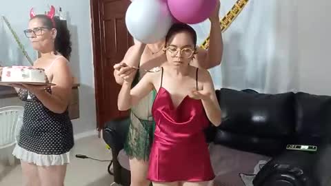 chiquitahot69 online show from November 10, 11:48 pm