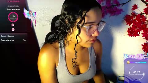 Snapshot of chleo_rosse chatting on June 3, 3:28 pm chleo_rosse online show from June 3, 3:28 pm
