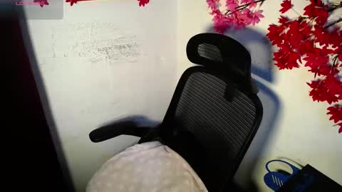 Snapshot of chleo_rosse chatting on June 5, 12:11 pm chleo_rosse online show from June 5, 12:11 pm