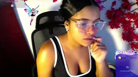 Snapshot of chleo_rosse chatting on June 16, 1:30 am chleo_rosse online show from June 16, 1:30 am
